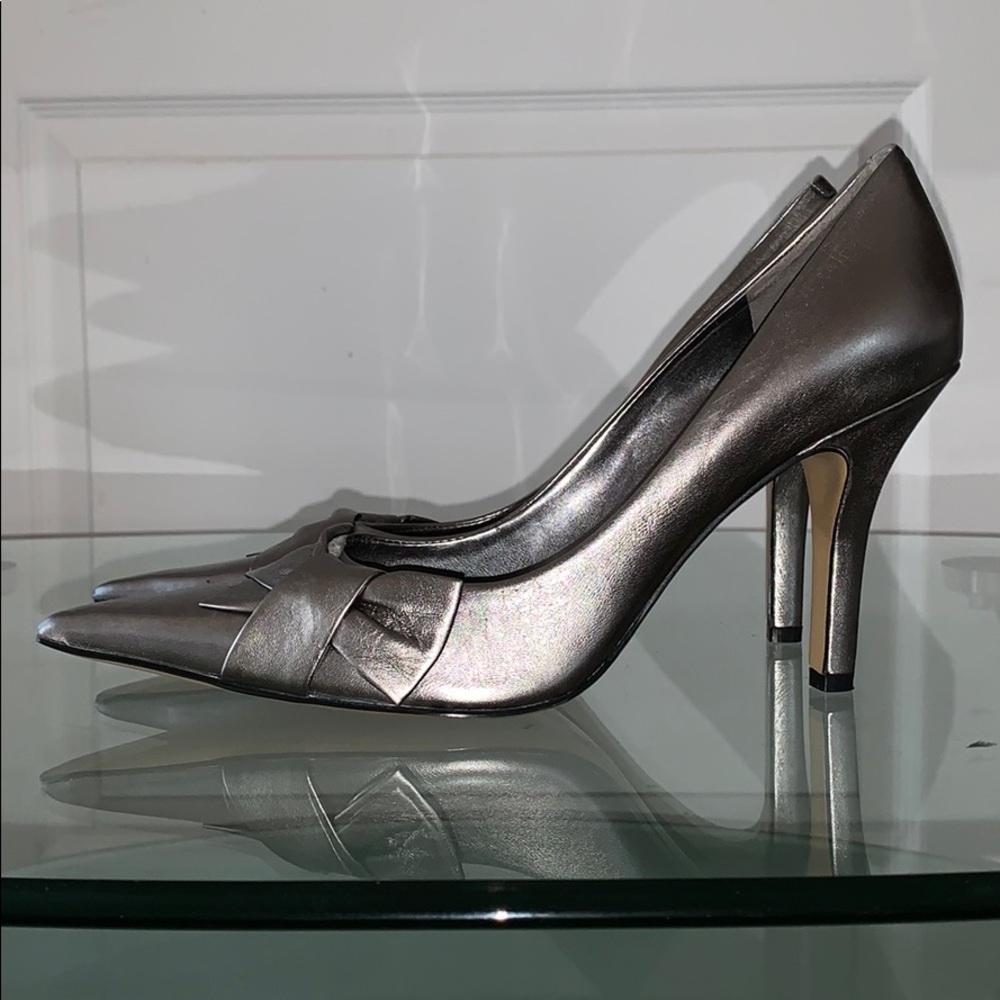 Nine West. Heels. Bow